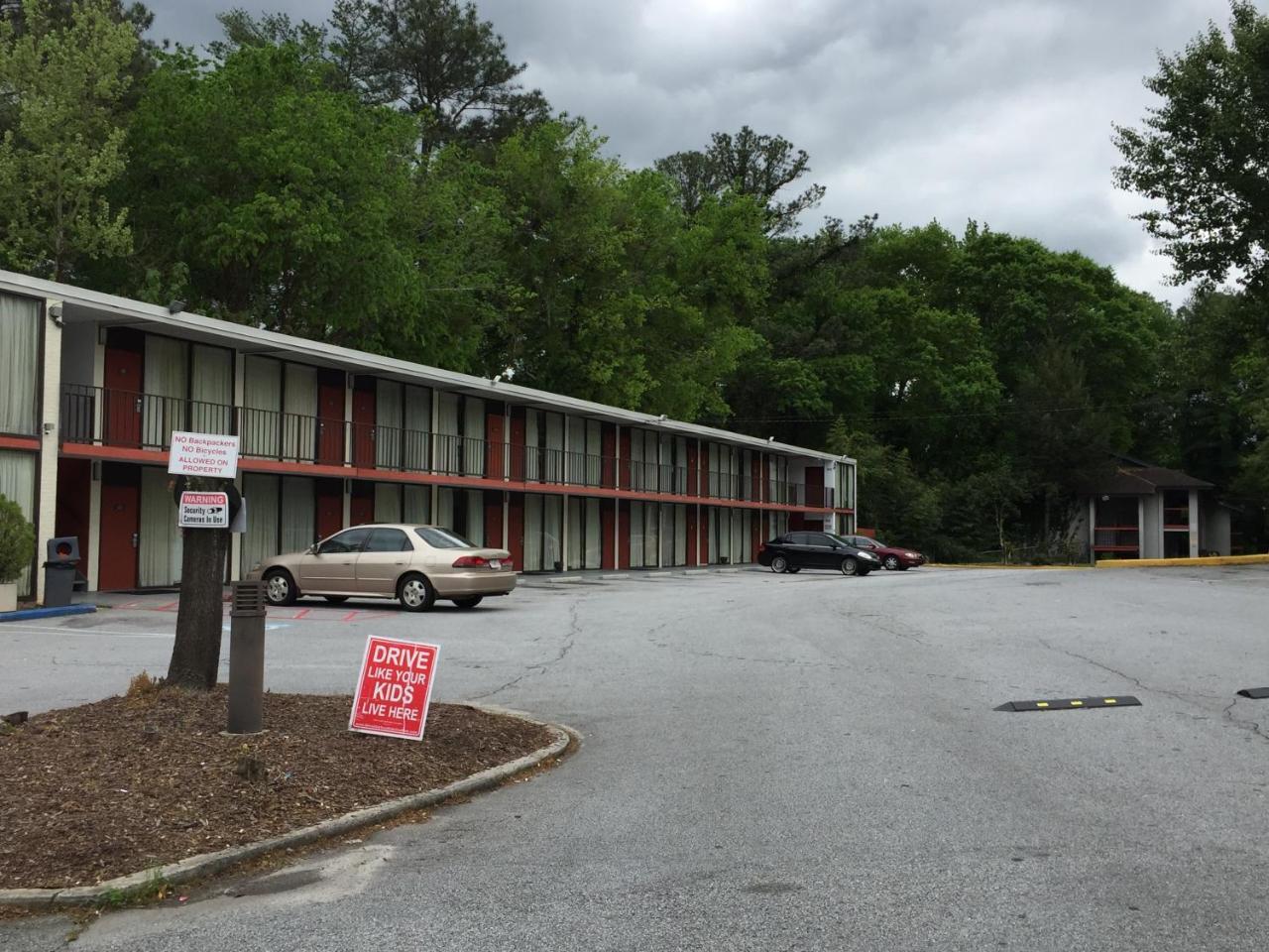 Cheshire Motor Inn Atlanta Exterior photo